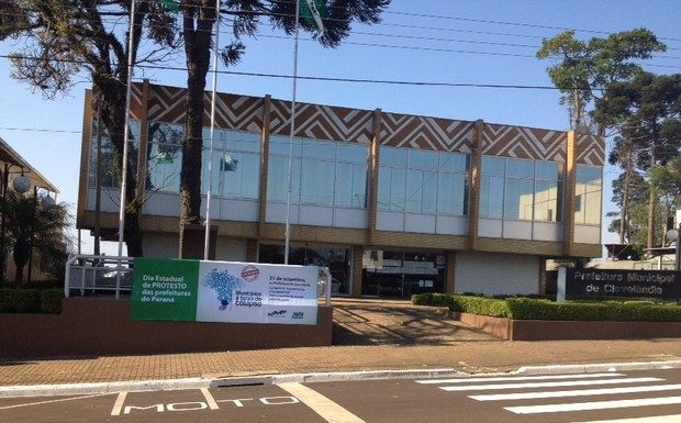 Parecer Técnico da Sec. Municipal de Meio Ambiente quanto a Remoção da Araucária e o Ipê em frente ao Paço Municipal.