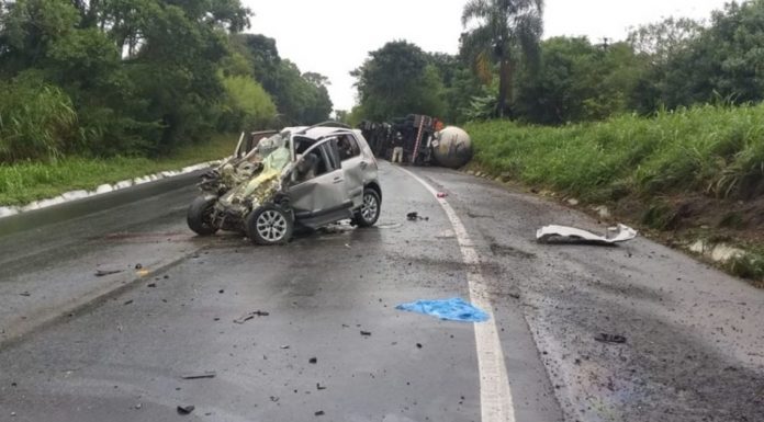 Carro de Clevelândia se envolve em acidente com três mortes na rodovia do Xisto